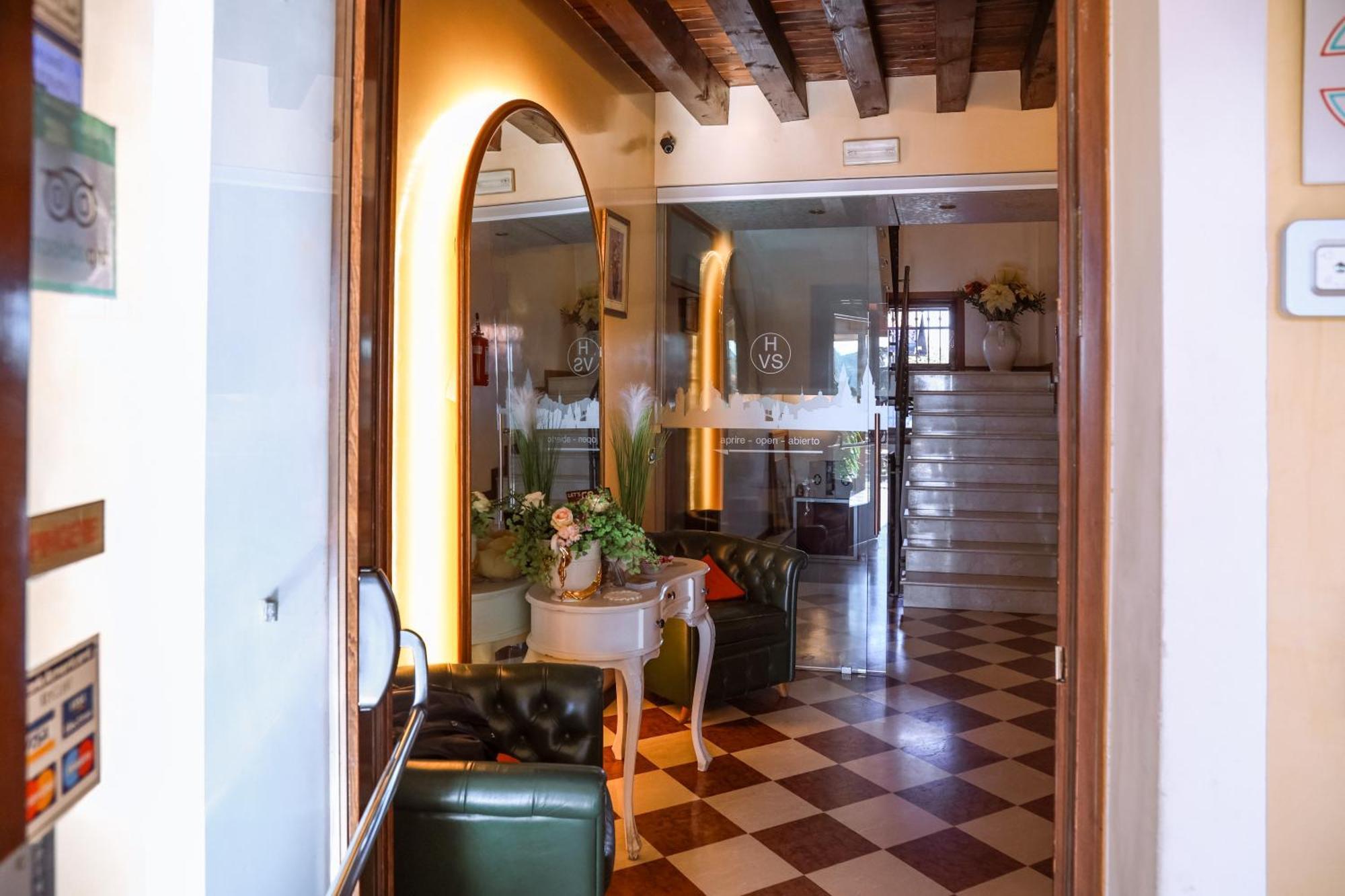 Hotel Villa Sara Mestre Exterior photo
